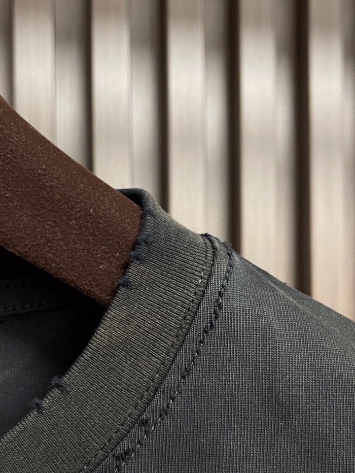 BALENCIAGA 巴黎世家复古胶带印花BB标识短袖圆领T恤，定织面料工艺洗水处理 高克重300克面料