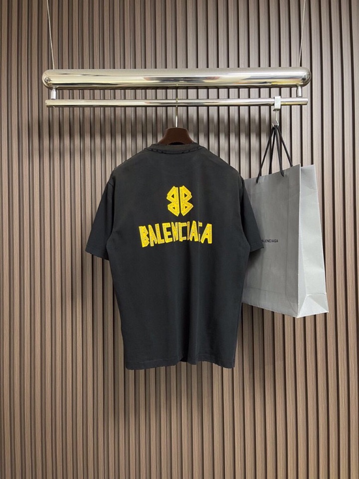 BALENCIAGA 巴黎世家复古胶带印花BB标识短袖圆领T恤，定织面料工艺洗水处理 高克重300克面料