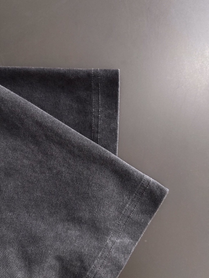 BALENCIAGA 巴黎世家2025SS秋冬最新款圆领时尚短袖圆领T恤，官网同步，纯棉面料！贴肤舒适，