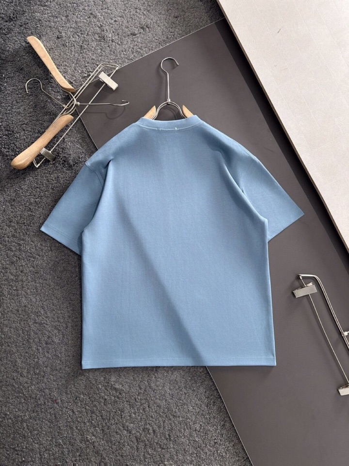 miumiu 缪缪2025SS秋冬最新款圆领时尚短袖圆领T恤，官网同步，纯棉面料！贴肤舒适，耐看又好穿，