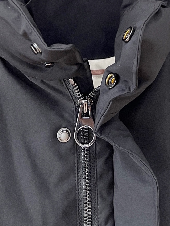 Loro Piana 诺悠翩雅lP🆕 秋冬火爆经典立领款羽绒服外套\n颜色：黑色，藏青\n码数：M-3 