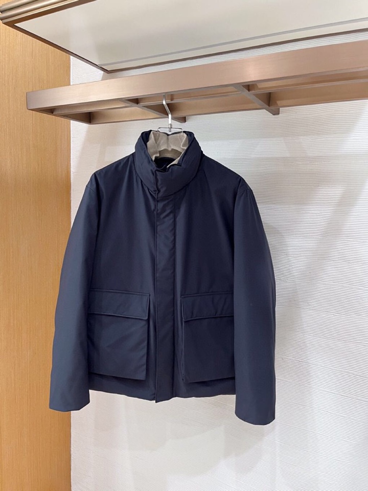 Loro Piana 诺悠翩雅lP🆕 秋冬火爆经典立领款羽绒服外套\n颜色：黑色，藏青\n码数：M-3 