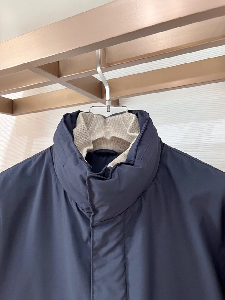 Loro Piana 诺悠翩雅lP🆕 秋冬火爆经典立领款羽绒服外套\n颜色：黑色，藏青\n码数：M-3 