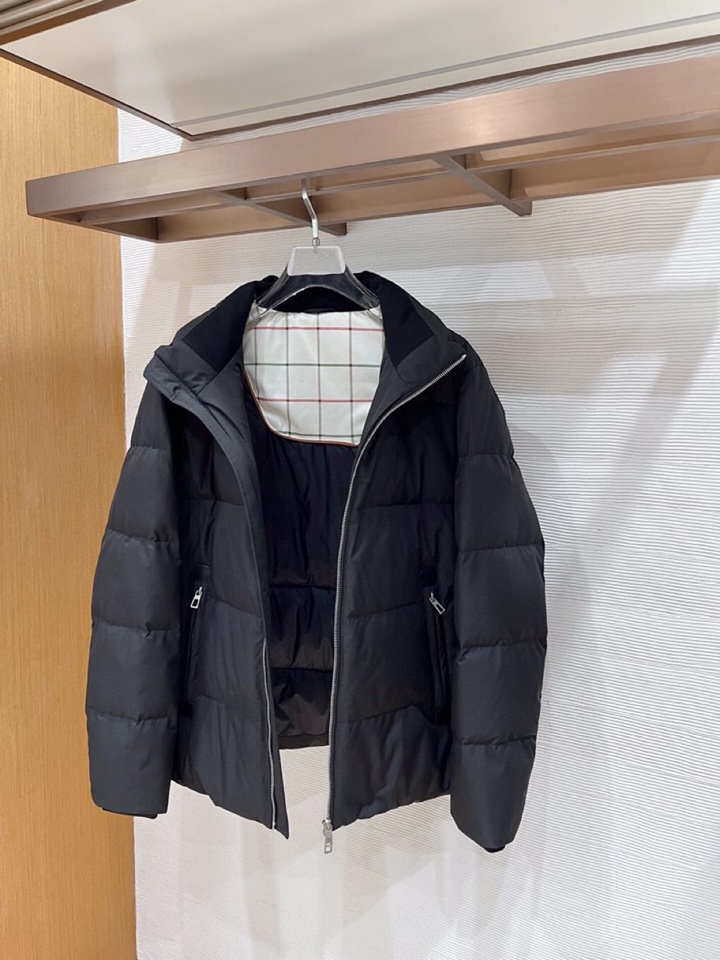 Loro Piana 诺悠翩雅lP🆕 秋冬火爆经典立领款羽绒服外套\n颜色：黑色，藏青\n码数：M-3 