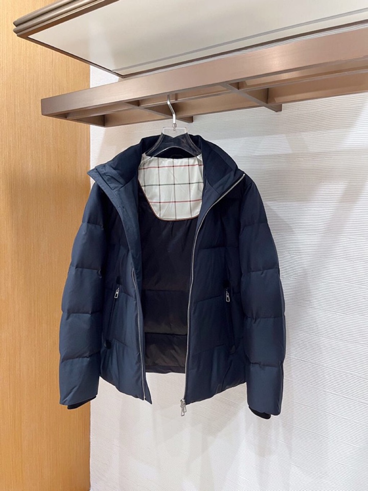 Loro Piana 诺悠翩雅lP🆕 秋冬火爆经典立领款羽绒服外套\n颜色：黑色，藏青\n码数：M-3 