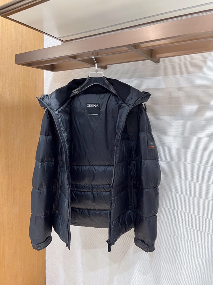 Ermenegildo Zegna 杰尼亚2025秋冬新款，连帽羽绒服\n码数：48-56\n（下单请报