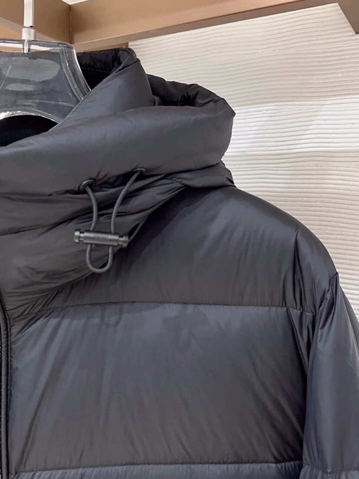 Ermenegildo Zegna 杰尼亚2025秋冬新款，连帽羽绒服\n码数：48-56\n（下单请报