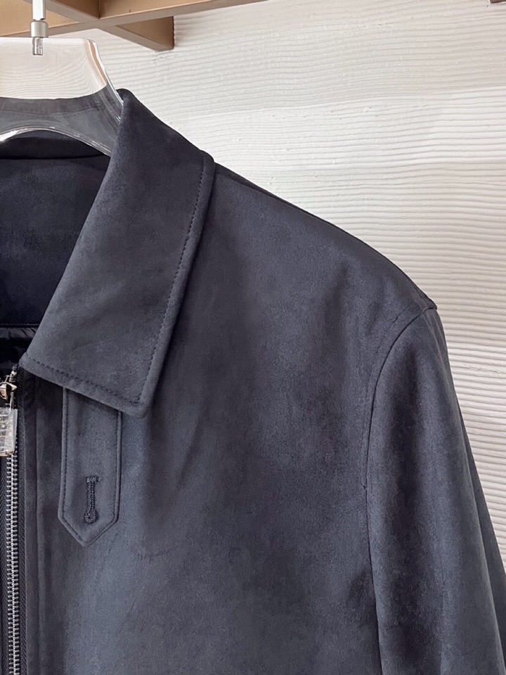 Loro Piana 诺悠翩雅lP🆕 秋冬火爆经典翻领款羽绒服外套\n颜色：红咖，藏青\n码数：M-3 