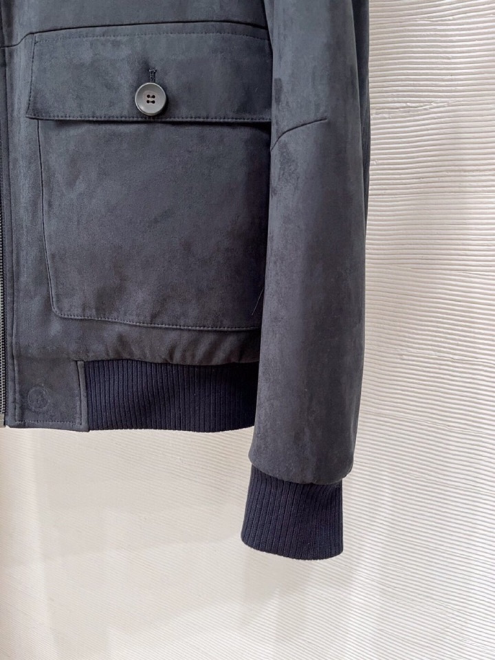 Loro Piana 诺悠翩雅lP🆕 秋冬火爆经典翻领款羽绒服外套\n颜色：红咖，藏青\n码数：M-3 