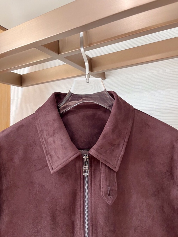 Loro Piana 诺悠翩雅lP🆕 秋冬火爆经典翻领款羽绒服外套\n颜色：红咖，藏青\n码数：M-3 