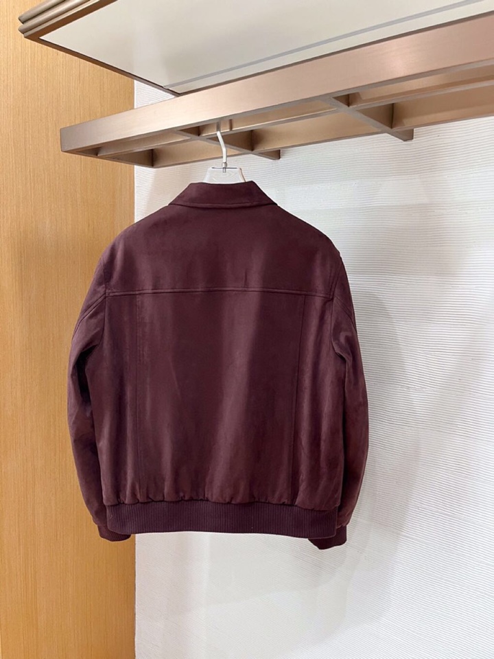 Loro Piana 诺悠翩雅lP🆕 秋冬火爆经典翻领款羽绒服外套\n颜色：红咖，藏青\n码数：M-3 