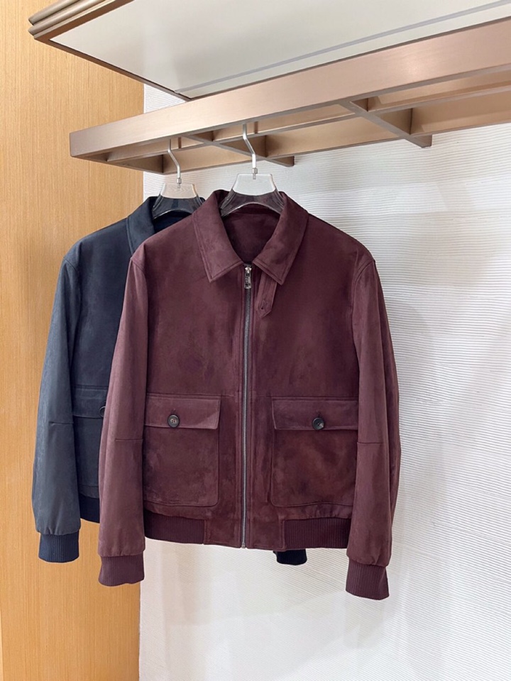 Loro Piana 诺悠翩雅lP🆕 秋冬火爆经典翻领款羽绒服外套\n颜色：红咖，藏青\n码数：M-3 