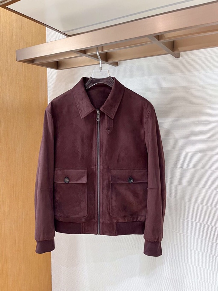 Loro Piana 诺悠翩雅lP🆕 秋冬火爆经典翻领款羽绒服外套\n颜色：红咖，藏青\n码数：M-3 