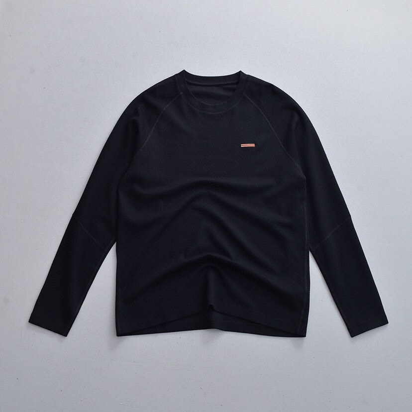 Ermenegildo Zegna 杰尼亚杰家官网同步莫代尔羊毛混纺暗纹4针六线工艺袖子拼接长袖T恤\n