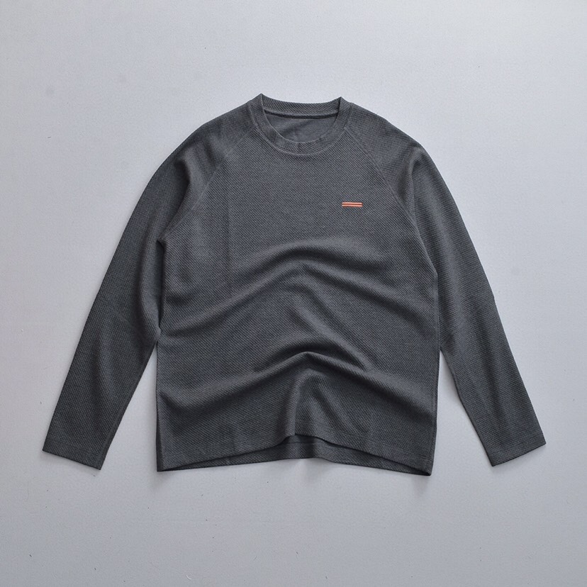 Ermenegildo Zegna 杰尼亚杰家官网同步莫代尔羊毛混纺暗纹4针六线工艺袖子拼接长袖T恤\n