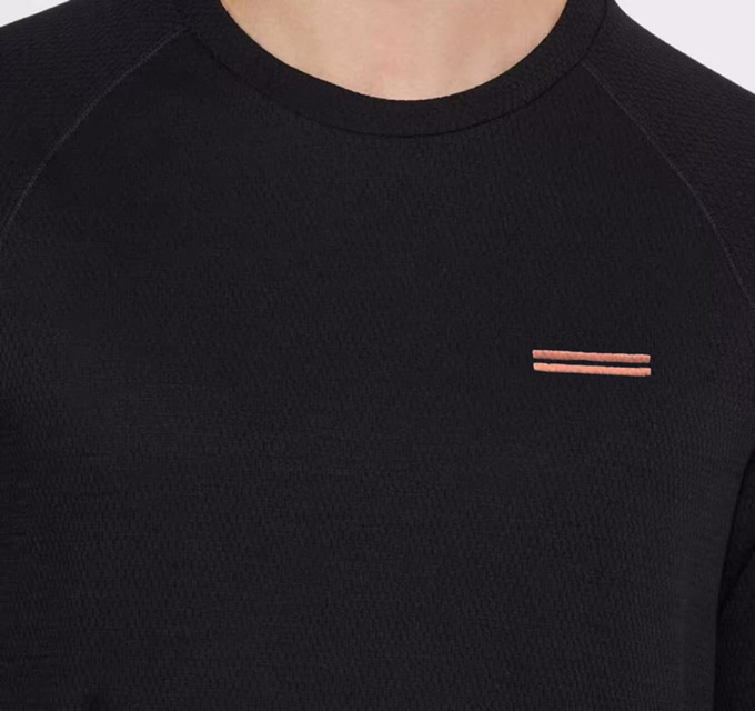 Ermenegildo Zegna 杰尼亚杰家官网同步莫代尔羊毛混纺暗纹4针六线工艺袖子拼接长袖T恤\n