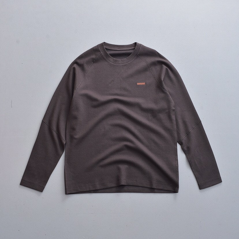 Ermenegildo Zegna 杰尼亚杰家官网同步莫代尔羊毛混纺暗纹4针六线工艺袖子拼接长袖T恤\n