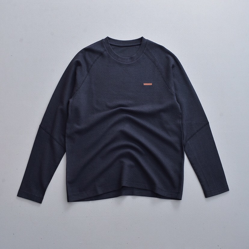 Ermenegildo Zegna 杰尼亚杰家官网同步莫代尔羊毛混纺暗纹4针六线工艺袖子拼接长袖T恤\n