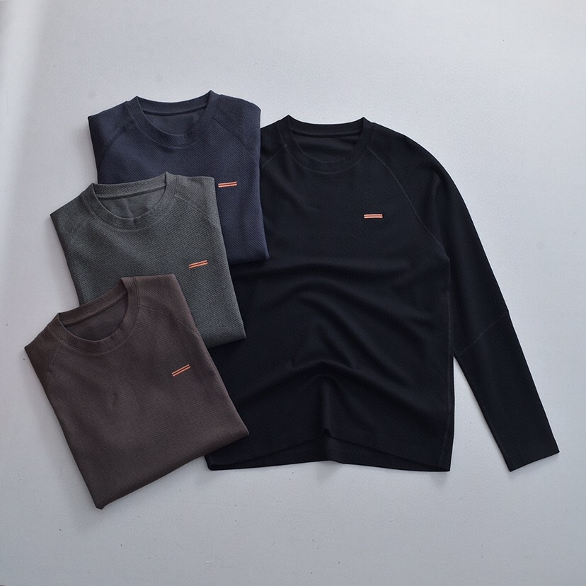 Ermenegildo Zegna 杰尼亚杰家官网同步莫代尔羊毛混纺暗纹4针六线工艺袖子拼接长袖T恤\n