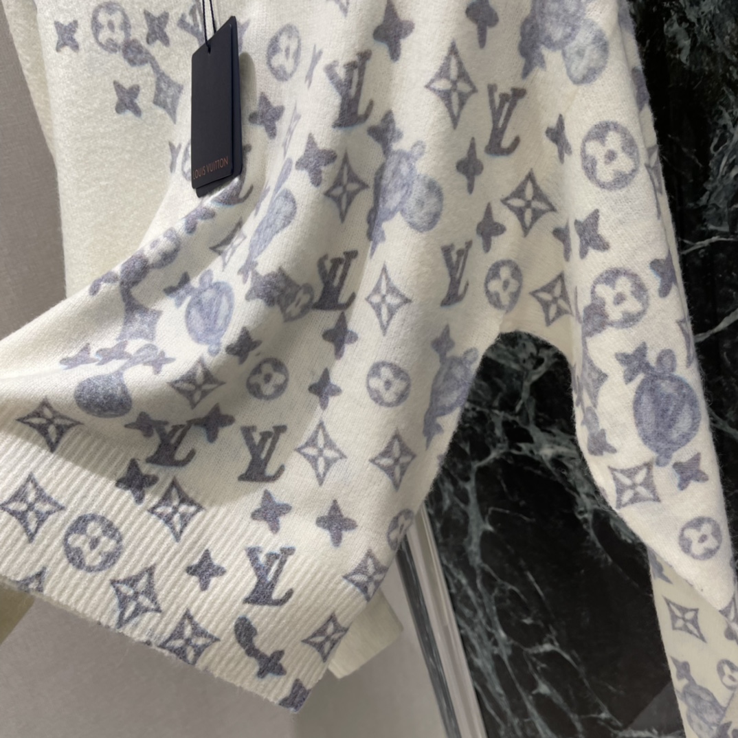 路易 25秋冬新款 老花针织衫 成衣蓝色品牌图案标识 清新优雅超有辨识度 春秋穿刚刚好 随便搭牛仔裤or