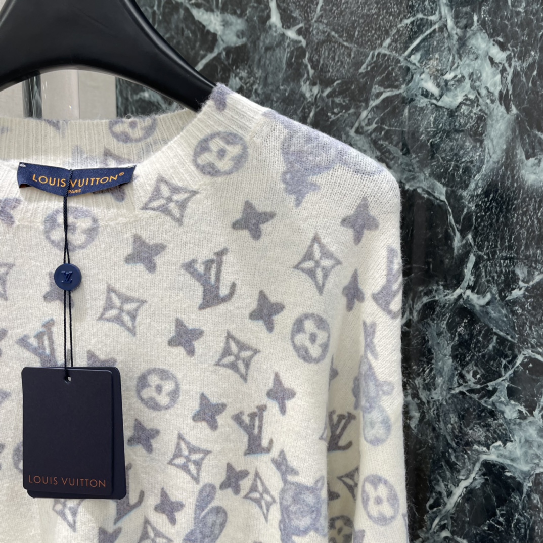 路易 25秋冬新款 老花针织衫 成衣蓝色品牌图案标识 清新优雅超有辨识度 春秋穿刚刚好 随便搭牛仔裤or