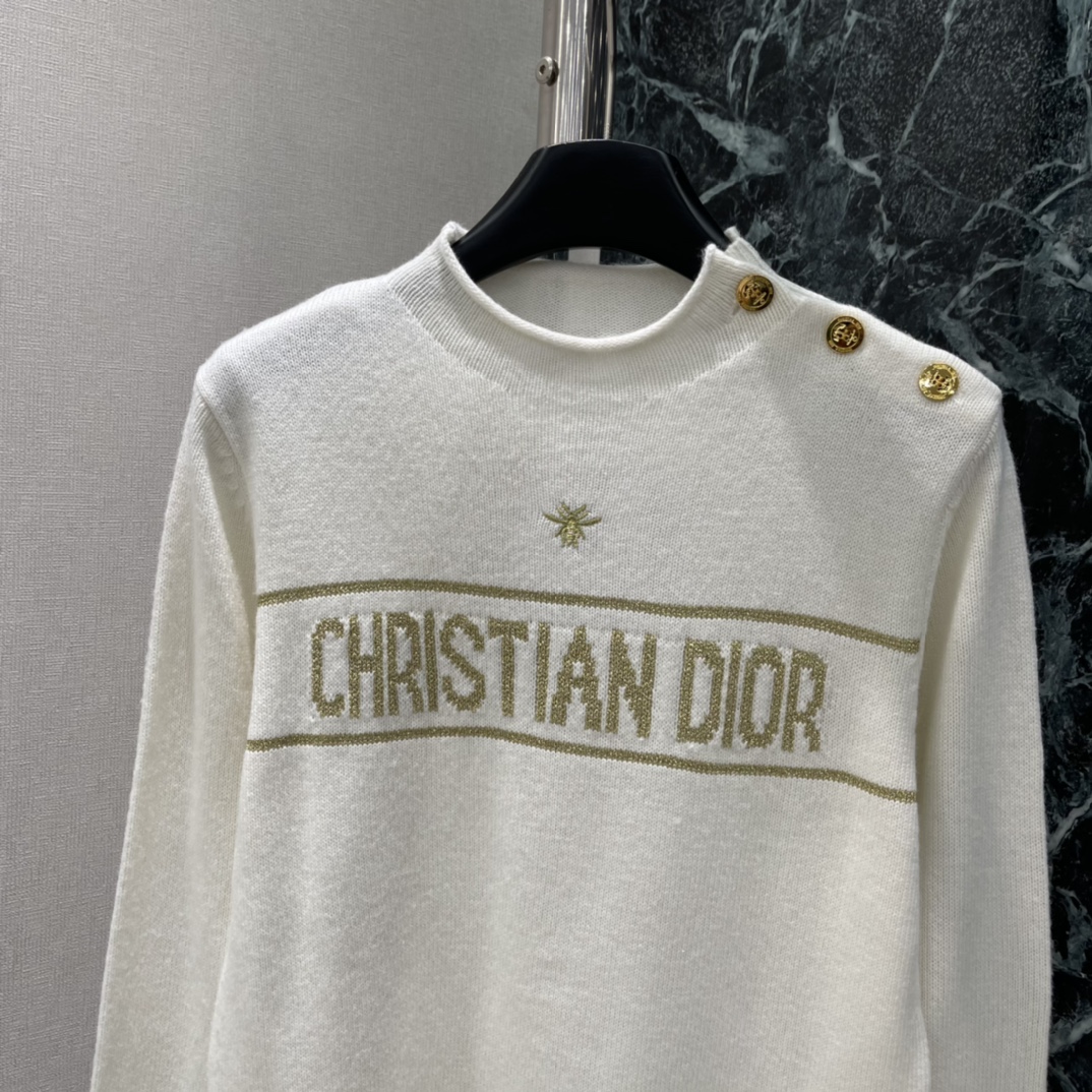 Ｄ家 25秋冬新款 金丝刺绣针织衫 胸前经典品牌字母金丝线刺绣细节满分 肩部金属扣设计 直角肩线条超显气