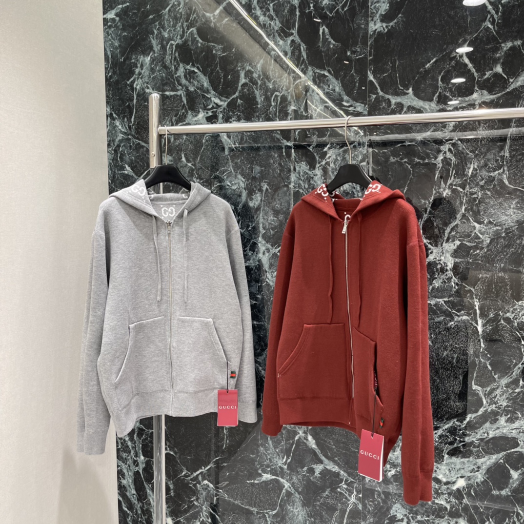 G家 25秋冬新款 GG提花双面连帽开衫 经典双G老花图案 辨识度超高!柔软又保暖 穿着舒适不臃肿 连帽