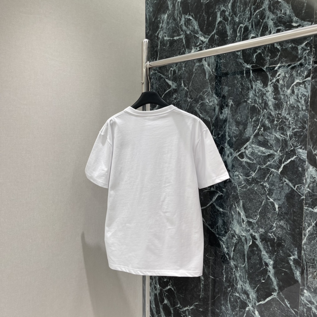 罗意威 25秋冬新款 刺绣字母口袋短袖T恤 胸前小口袋刺绣字母 简约又有辨识度 宽松版型 男女都能轻松驾