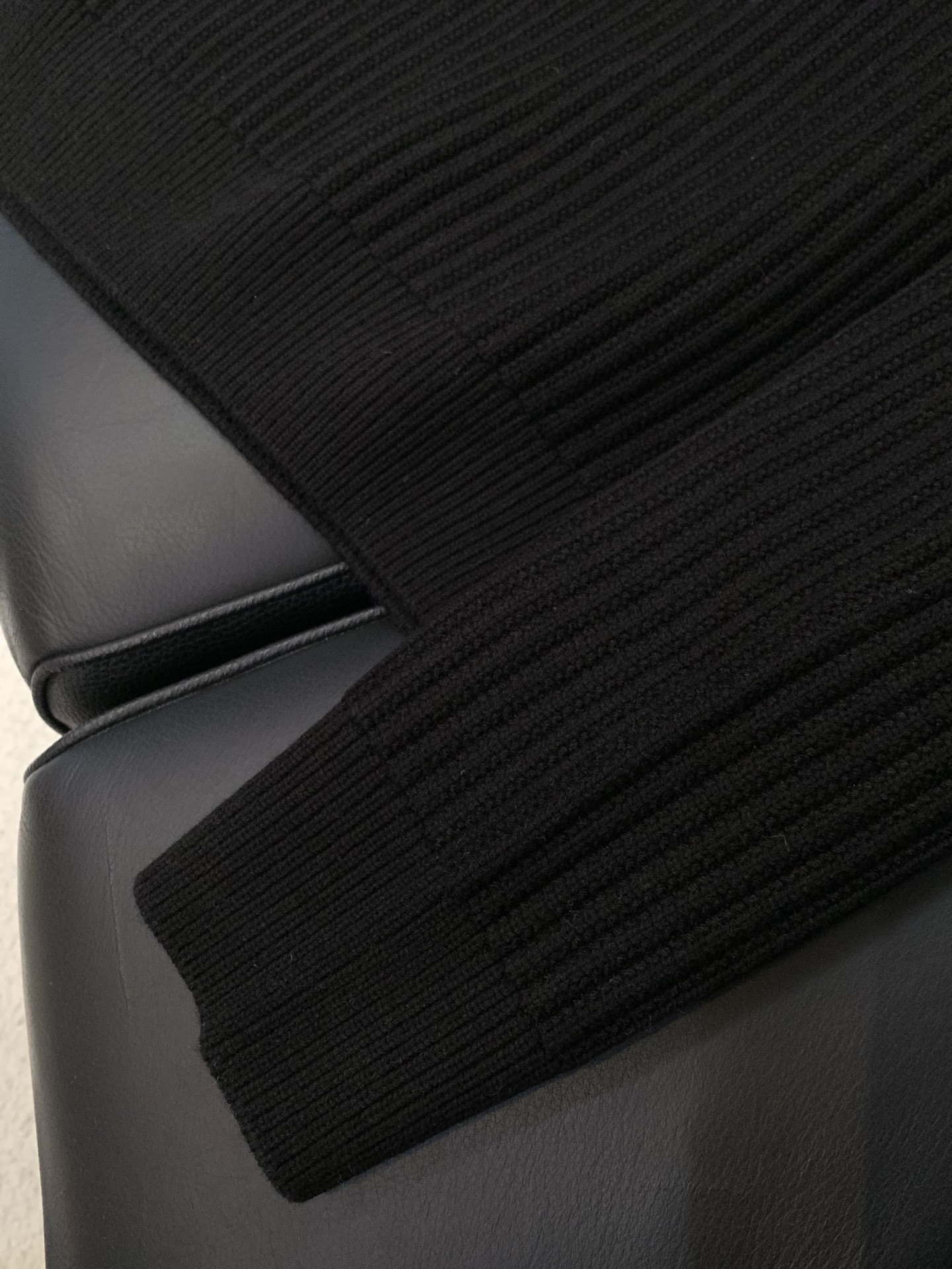 ，LouisVuitton 路易威登，2025秋季最新款，专柜同步有售，原单狠货，时尚休闲圆领长袖针织毛