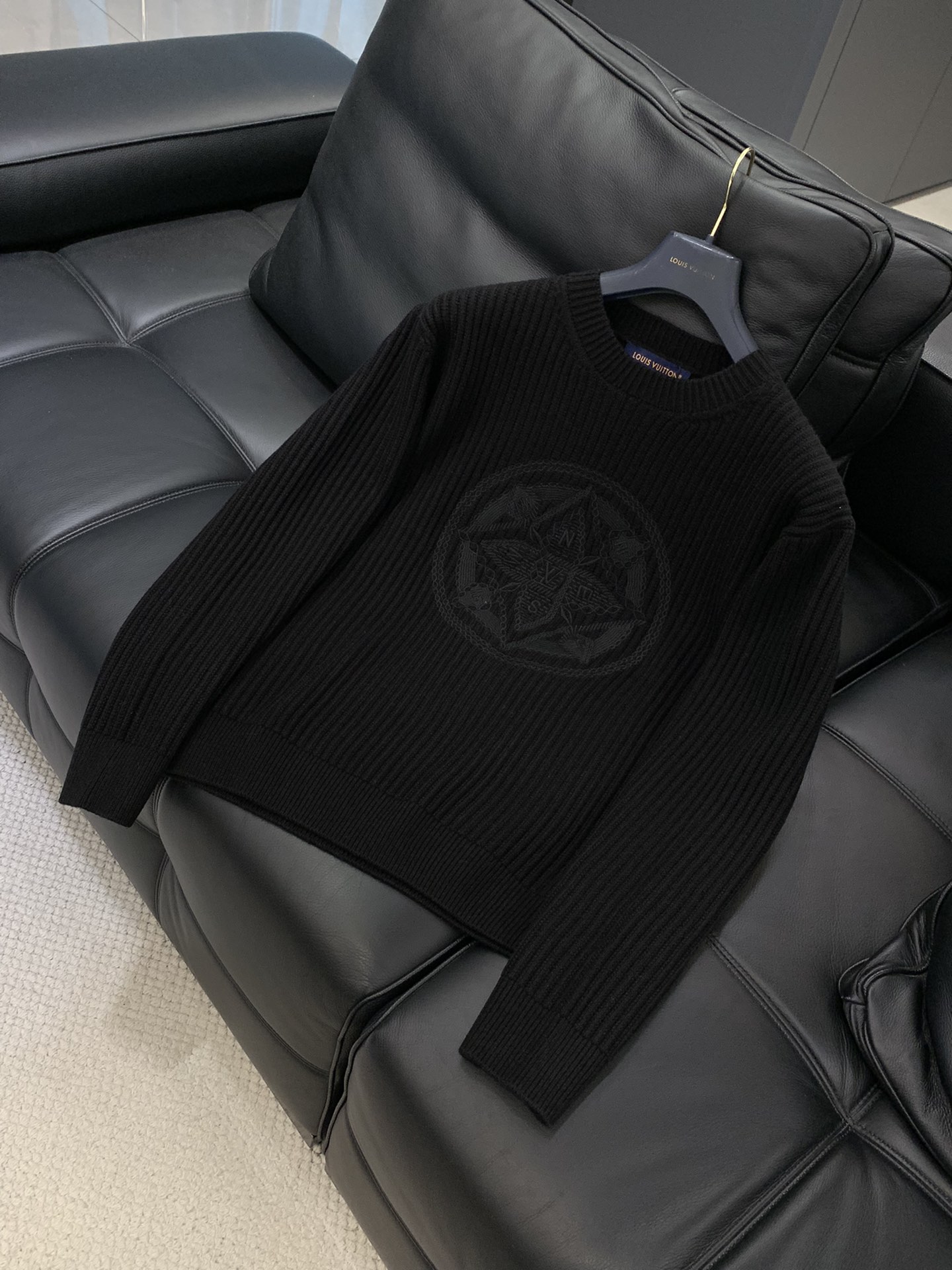 ，LouisVuitton 路易威登，2025秋季最新款，专柜同步有售，原单狠货，时尚休闲圆领长袖针织毛