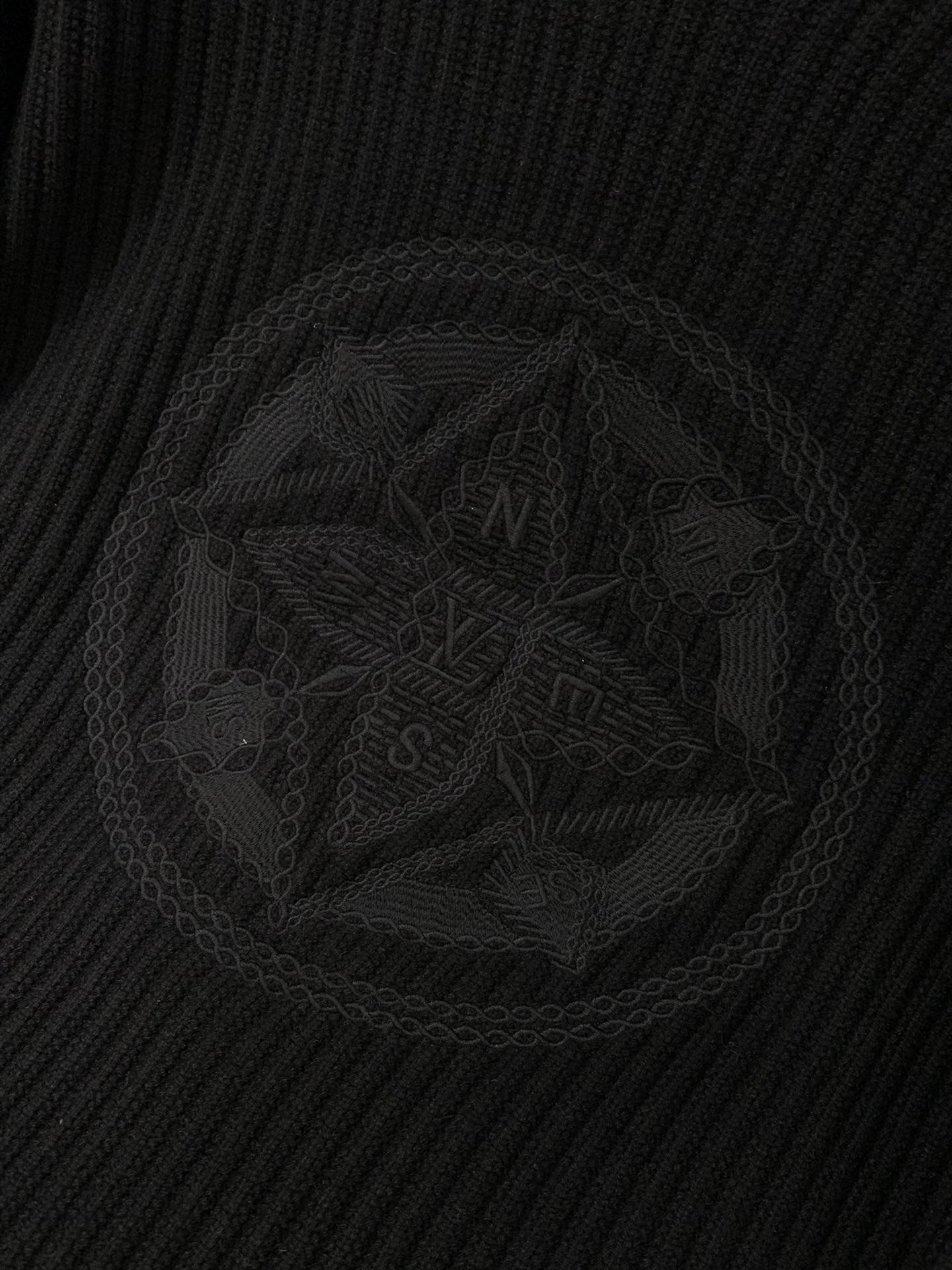 ，LouisVuitton 路易威登，2025秋季最新款，专柜同步有售，原单狠货，时尚休闲圆领长袖针织毛