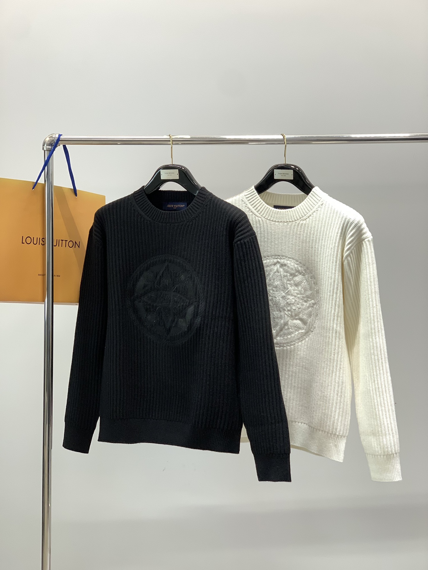 ，LouisVuitton 路易威登，2025秋季最新款，专柜同步有售，原单狠货，时尚休闲圆领长袖针织毛