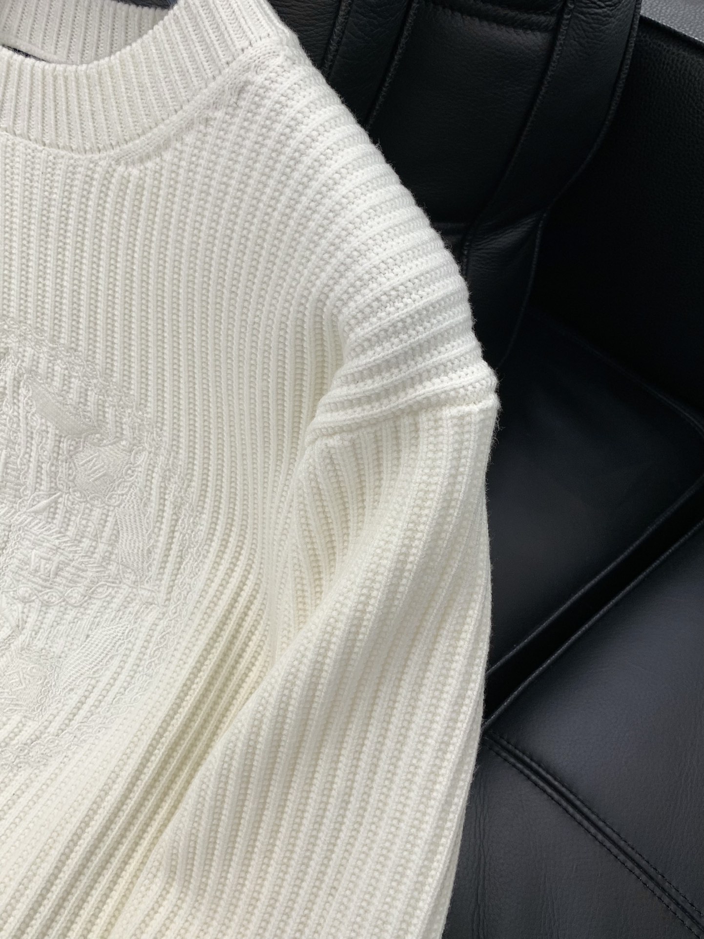 ，LouisVuitton 路易威登，2025秋季最新款，专柜同步有售，原单狠货，时尚休闲圆领长袖针织毛