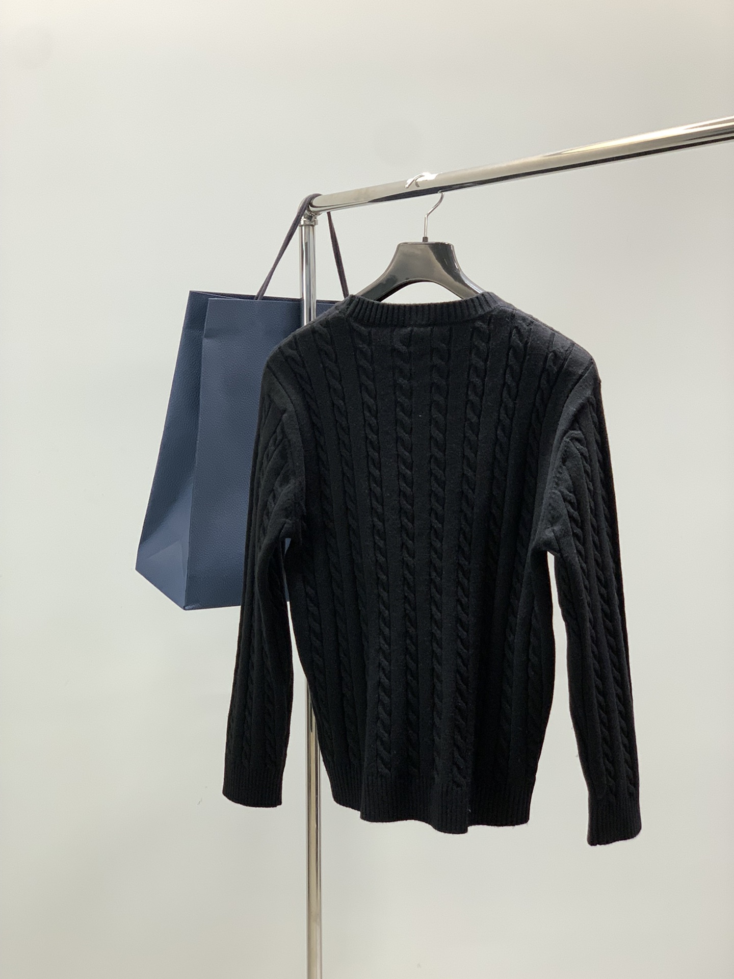 ，Dior 迪奥， 2025冬季新品，专柜同步有售，简约时尚休闲圆领长袖针织毛衣，原版进口面料，舒适透气