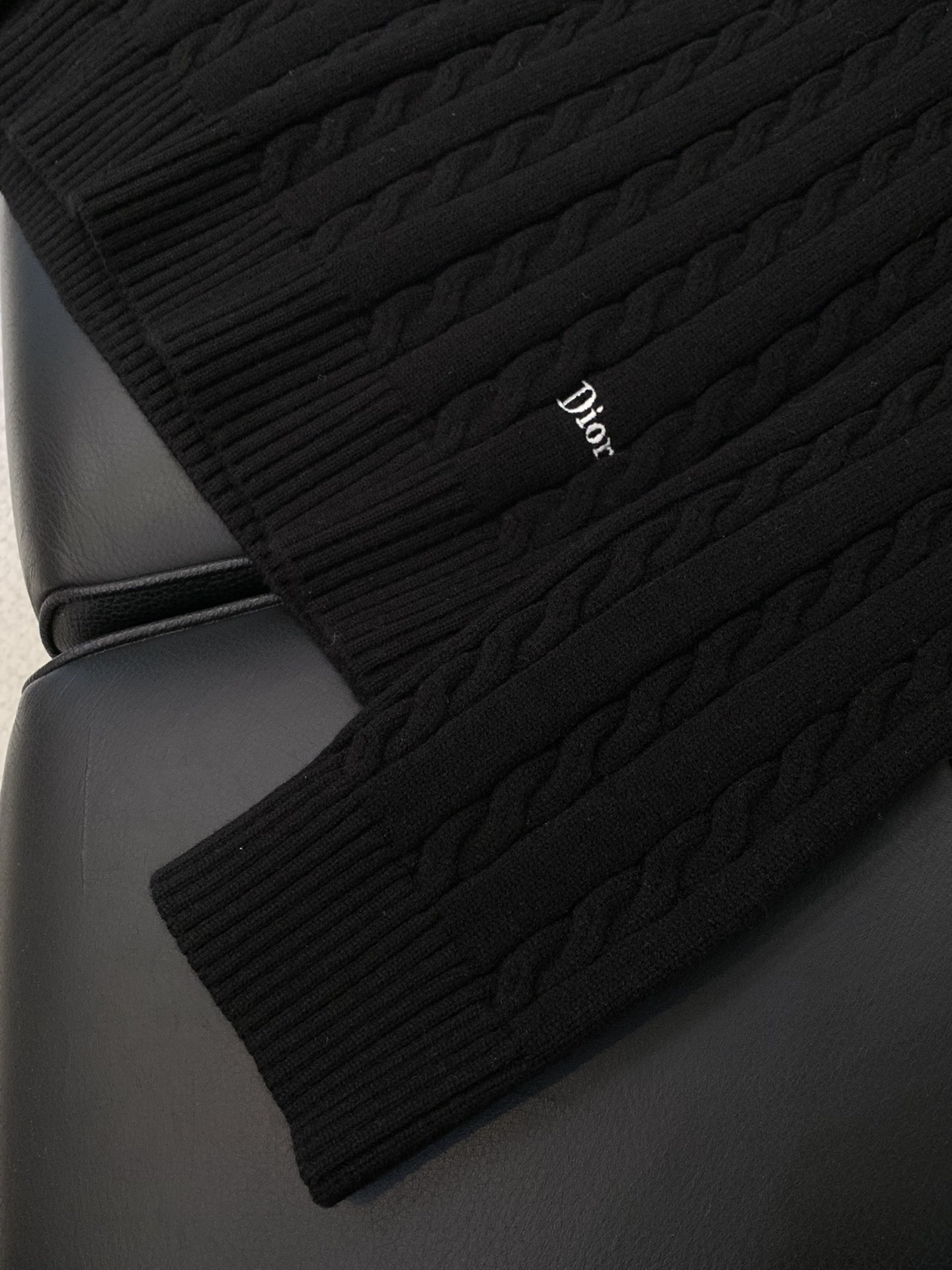 ，Dior 迪奥， 2025冬季新品，专柜同步有售，简约时尚休闲圆领长袖针织毛衣，原版进口面料，舒适透气