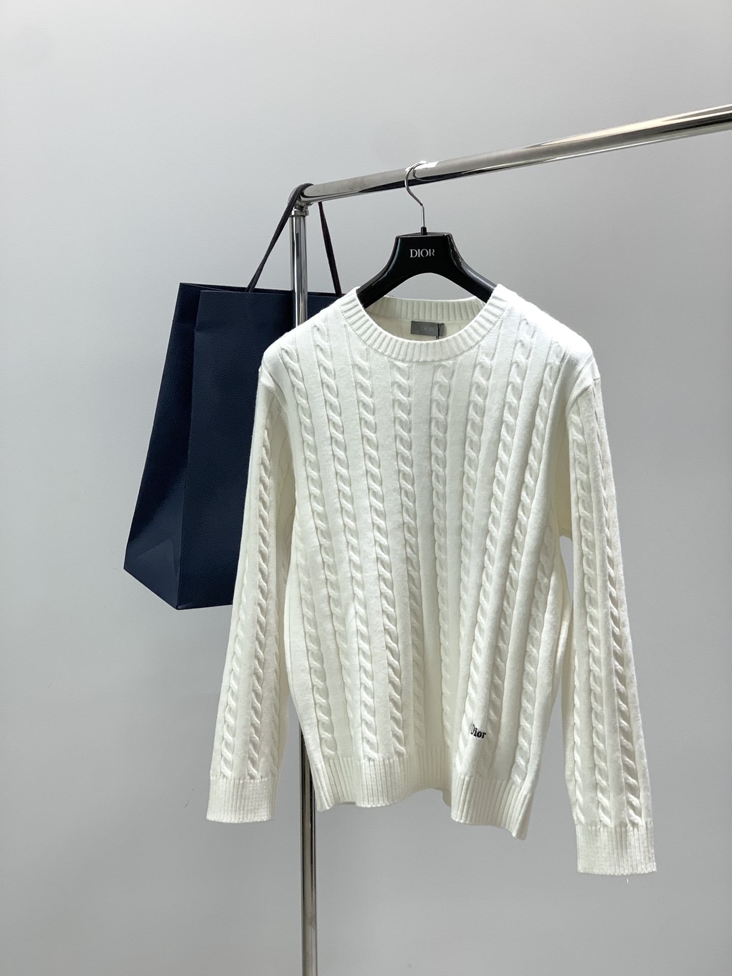 ，Dior 迪奥， 2025冬季新品，专柜同步有售，简约时尚休闲圆领长袖针织毛衣，原版进口面料，舒适透气