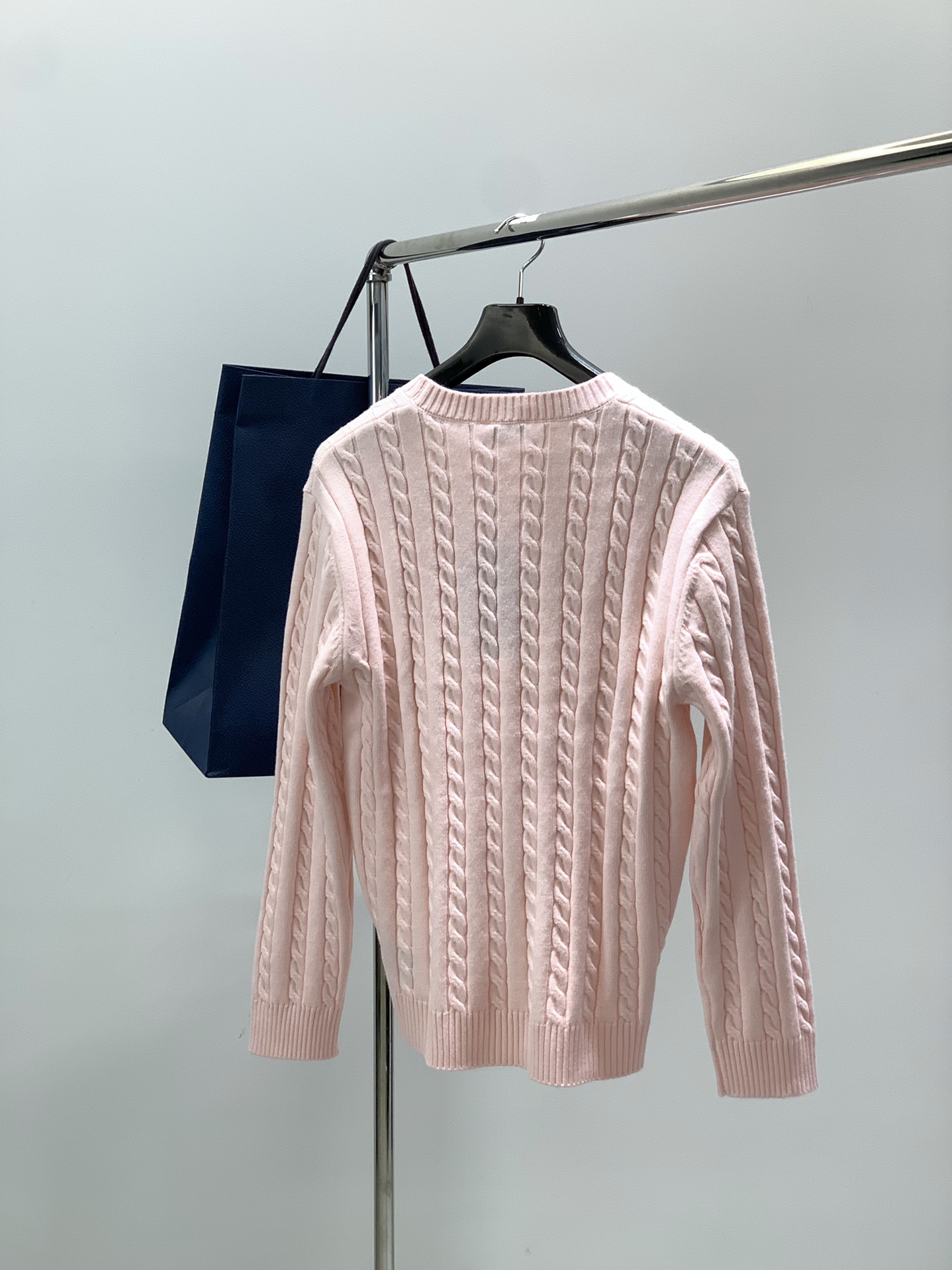 ，Dior 迪奥， 2025冬季新品，专柜同步有售，简约时尚休闲圆领长袖针织毛衣，原版进口面料，舒适透气