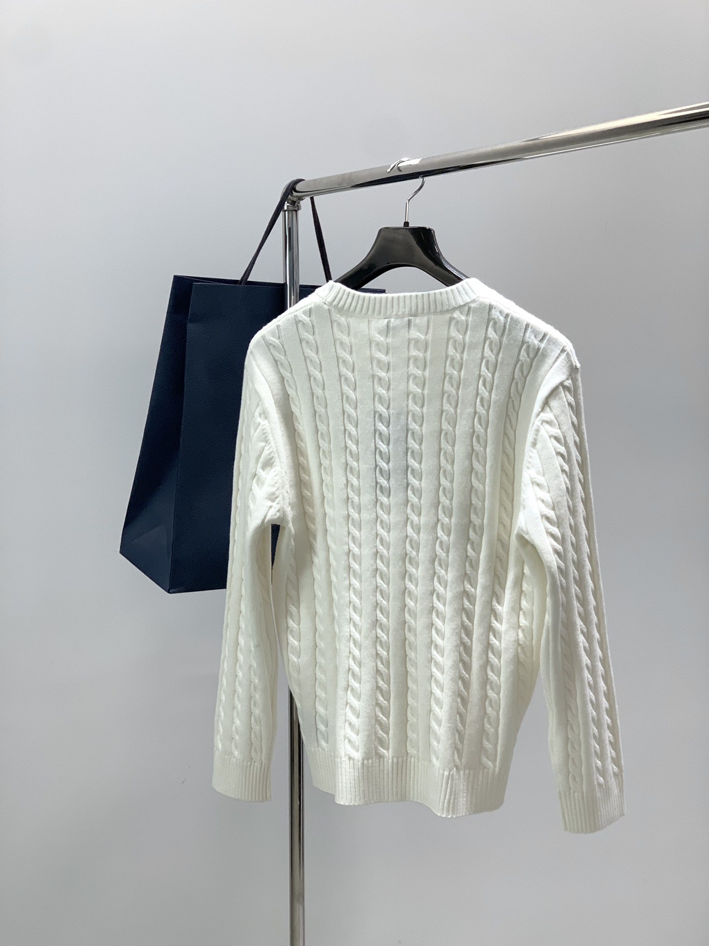 ，Dior 迪奥， 2025冬季新品，专柜同步有售，简约时尚休闲圆领长袖针织毛衣，原版进口面料，舒适透气