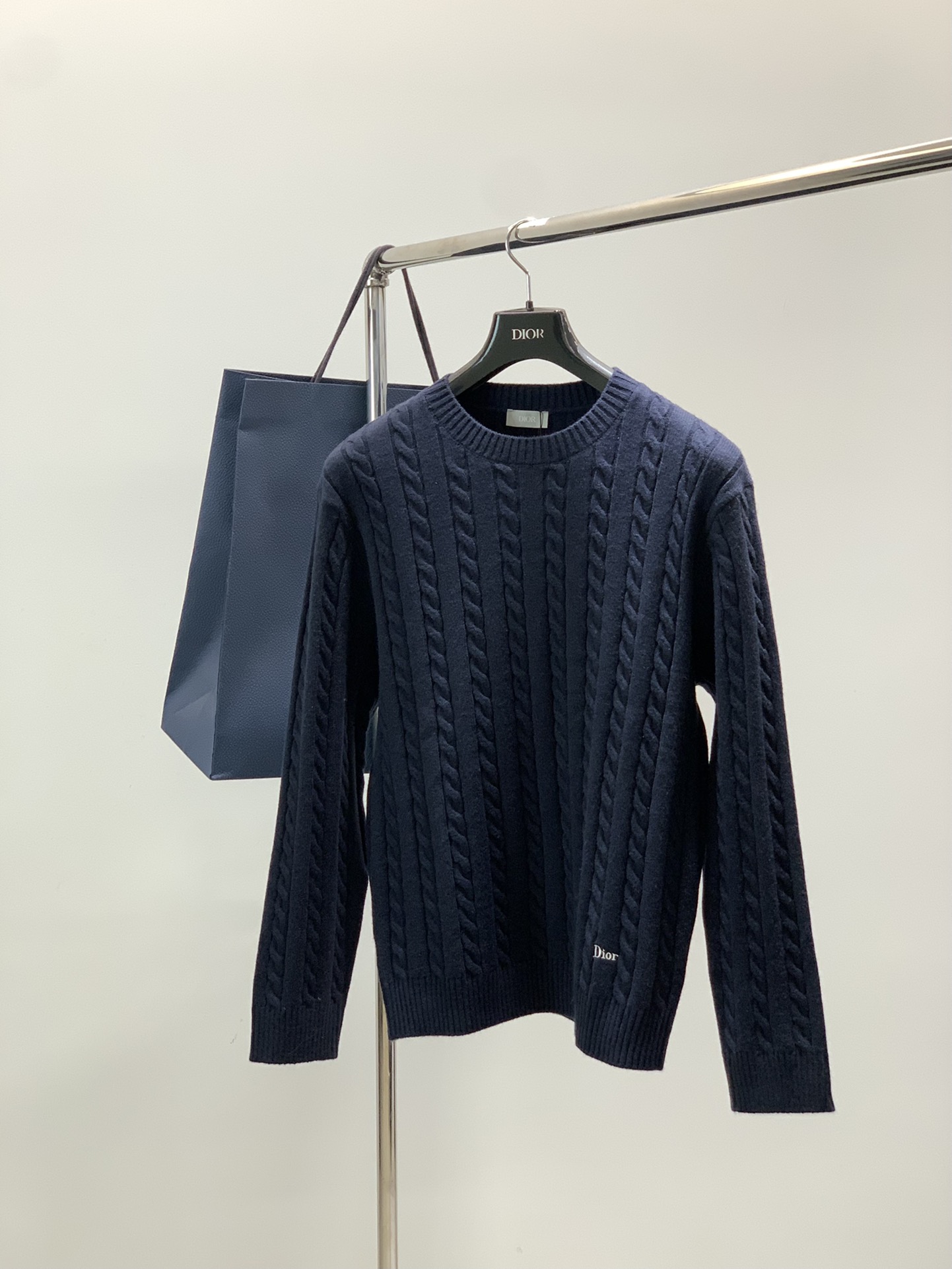 ，Dior 迪奥， 2025冬季新品，专柜同步有售，简约时尚休闲圆领长袖针织毛衣，原版进口面料，舒适透气