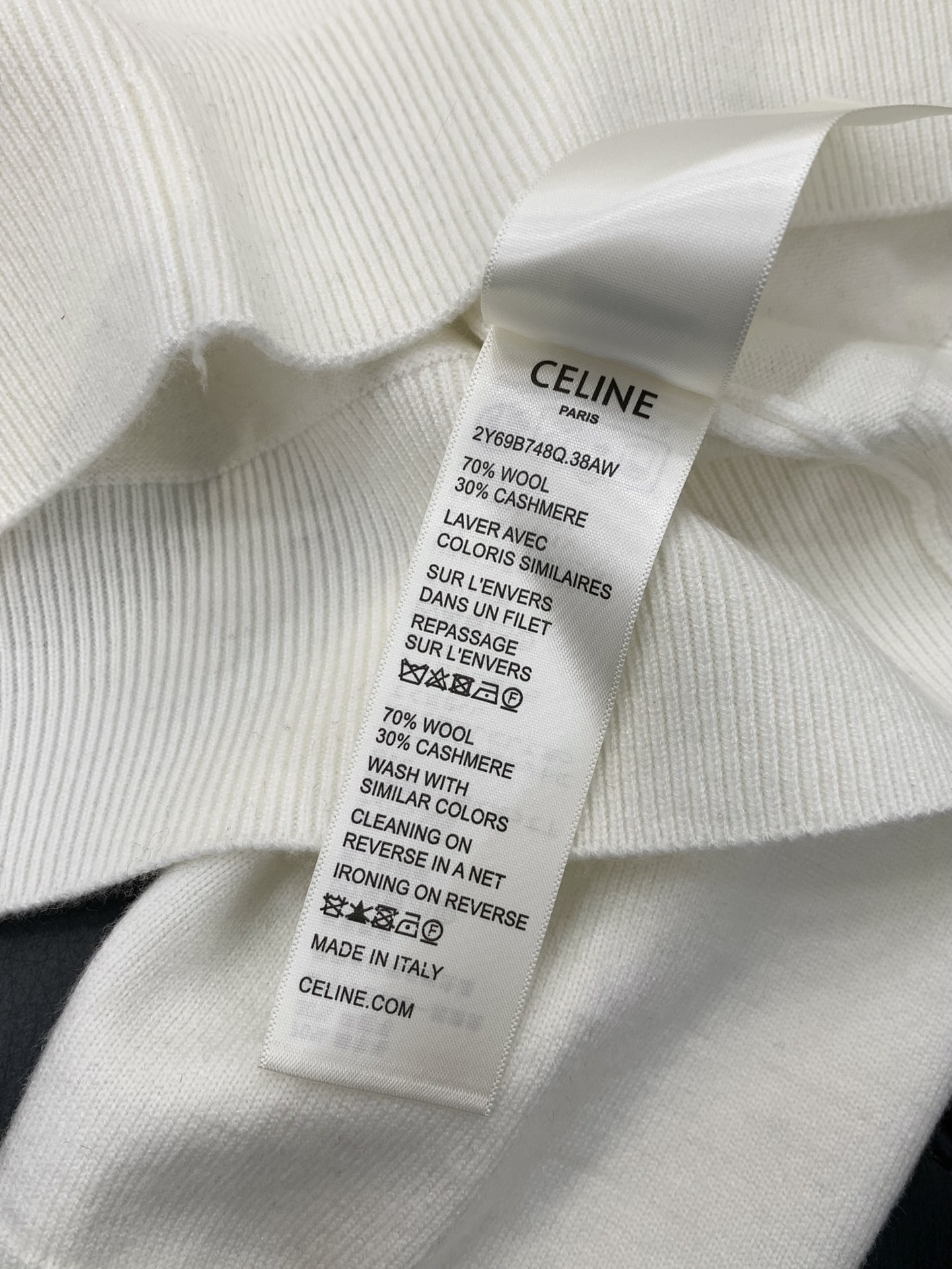 ，Celine 瑟琳，2025秋冬新品，专柜同步有售，原单狠货，时尚休闲翻领长袖针织毛衣，采用进口原版面