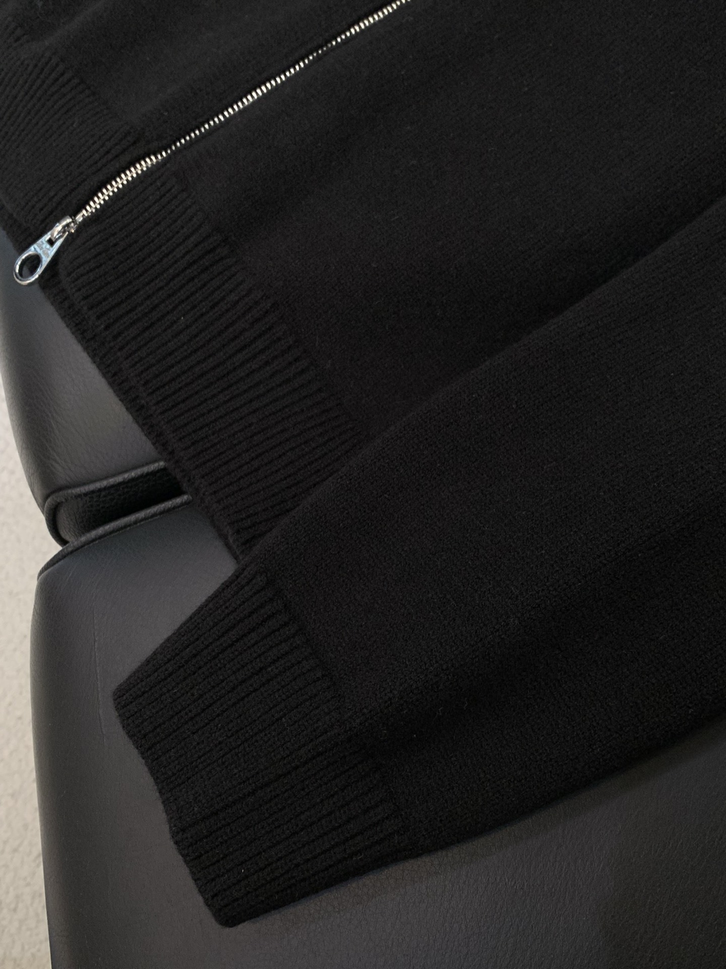 ，lP🆕(Loro Piana )，2025冬季最新品，专柜同步有售，原单狠货，时尚休闲针织开衫毛衣，采