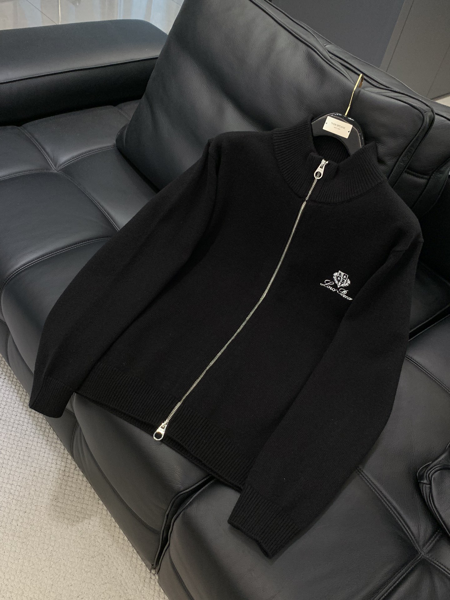 ，lP🆕(Loro Piana )，2025冬季最新品，专柜同步有售，原单狠货，时尚休闲针织开衫毛衣，采