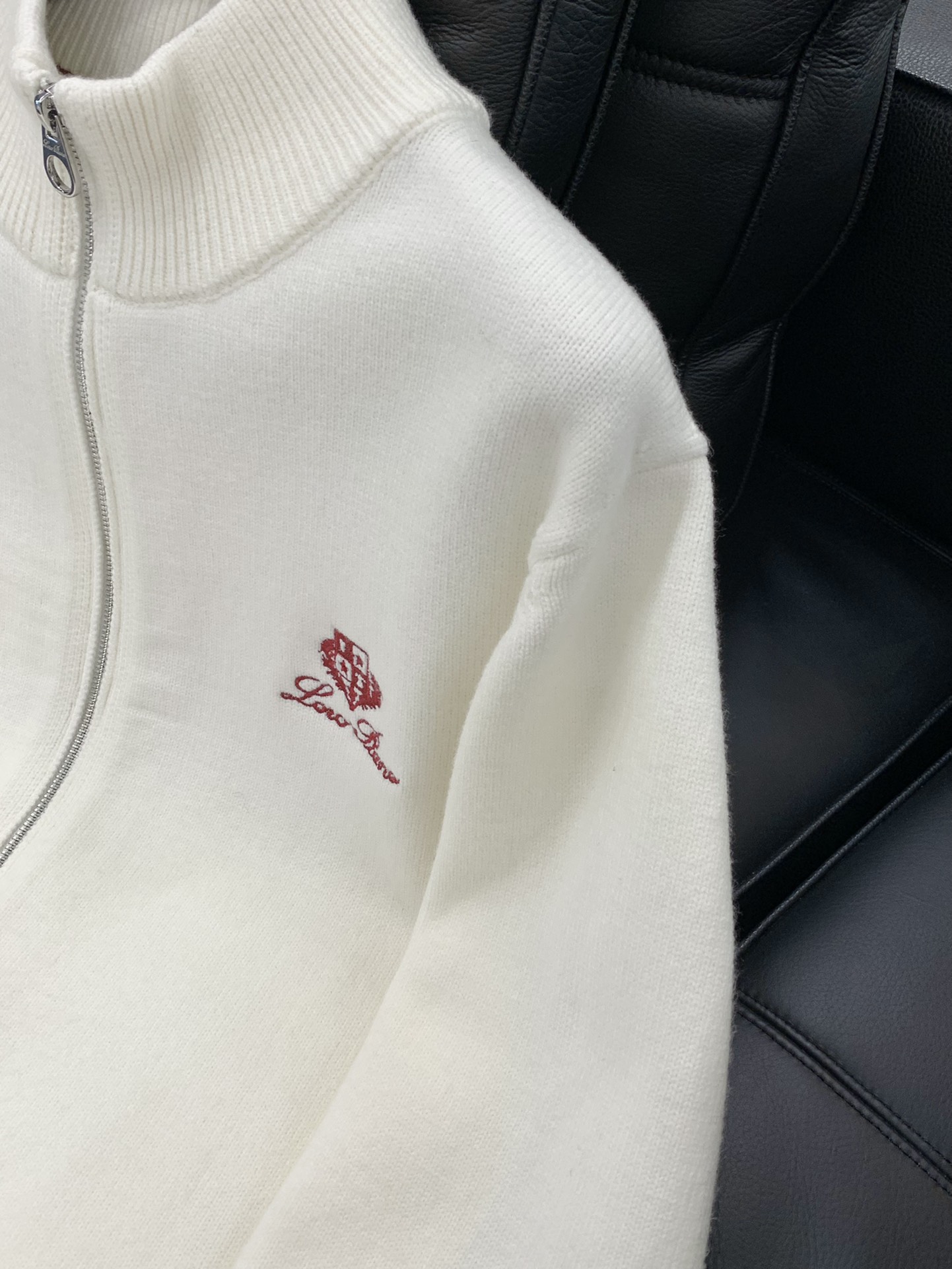 ，lP🆕(Loro Piana )，2025冬季最新品，专柜同步有售，原单狠货，时尚休闲针织开衫毛衣，采