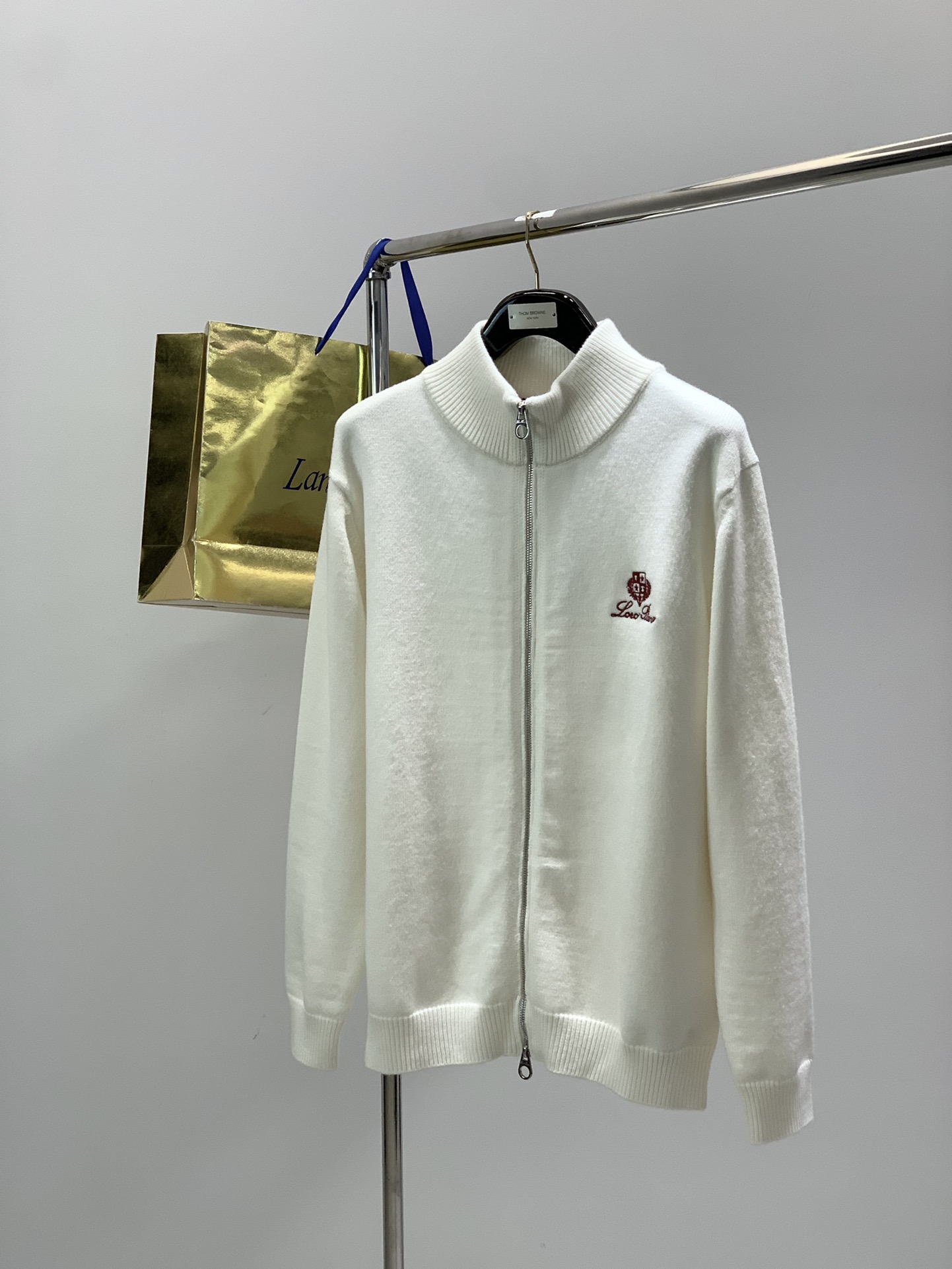 ，lP🆕(Loro Piana )，2025冬季最新品，专柜同步有售，原单狠货，时尚休闲针织开衫毛衣，采