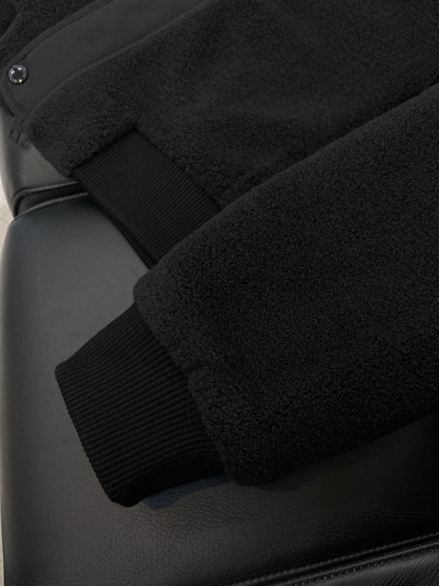 ，Burberry 巴宝莉，2025冬季最新品，专柜同步有售，原单狠货，时尚休闲连帽拼接外套，进口原版面