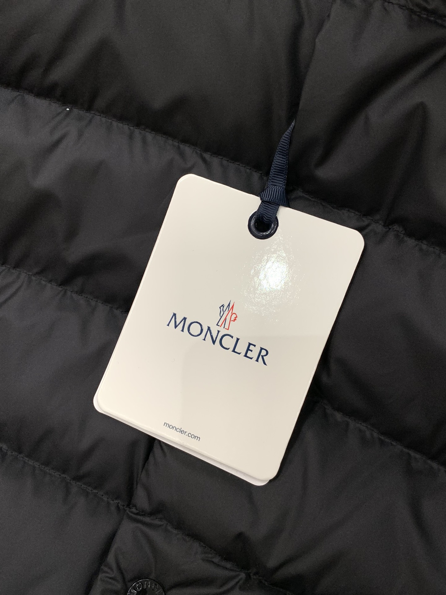 ，Moncler 蒙口，2025冬季最新品，专柜同步有售，原单狠货，时尚休闲羽绒服，上身舒适！吸睛而有亮