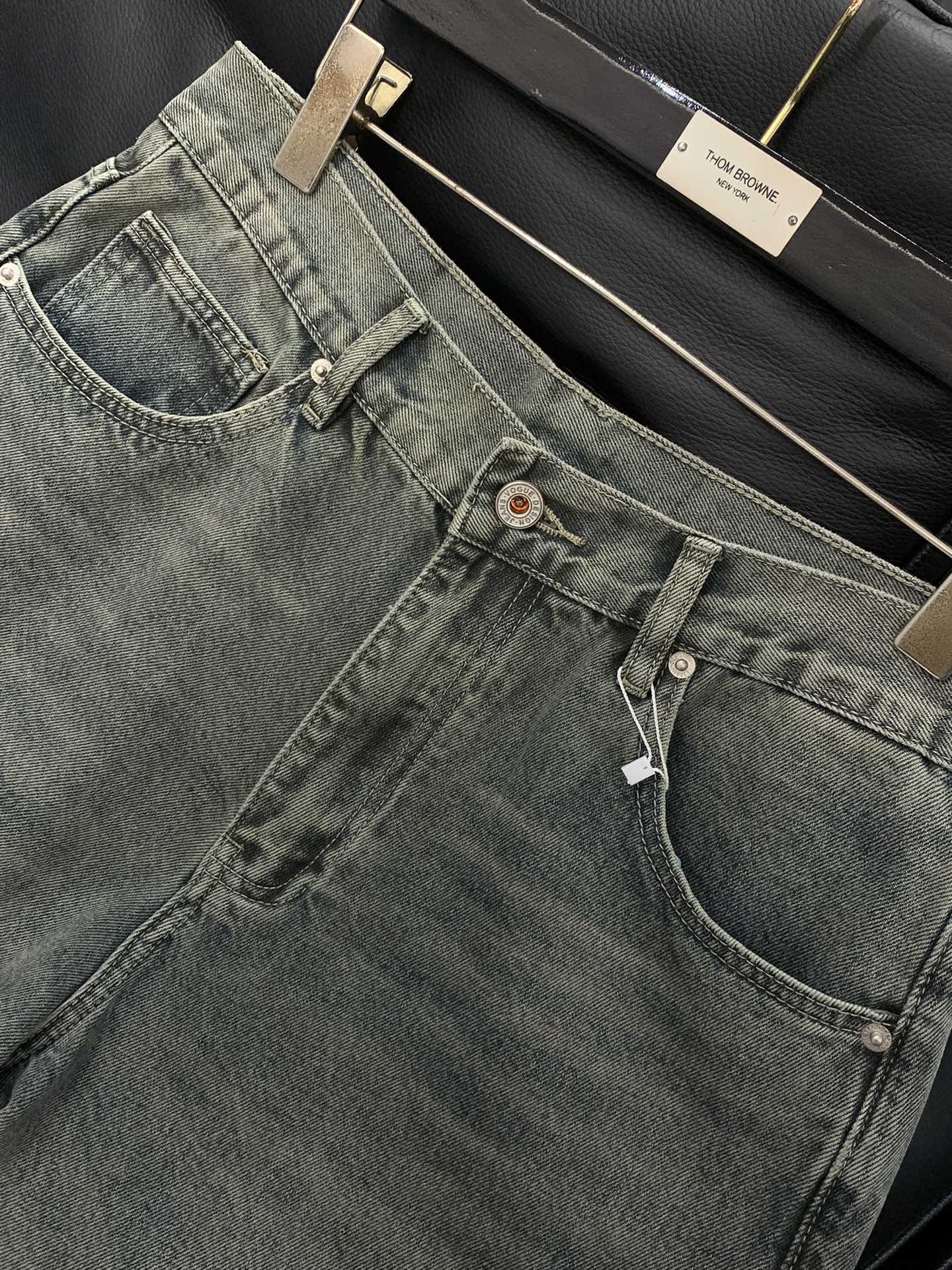 ，Maison Margiela马吉拉，2025秋季最新品，时尚休闲牛仔裤，专柜同步有售，原单狠货，采用