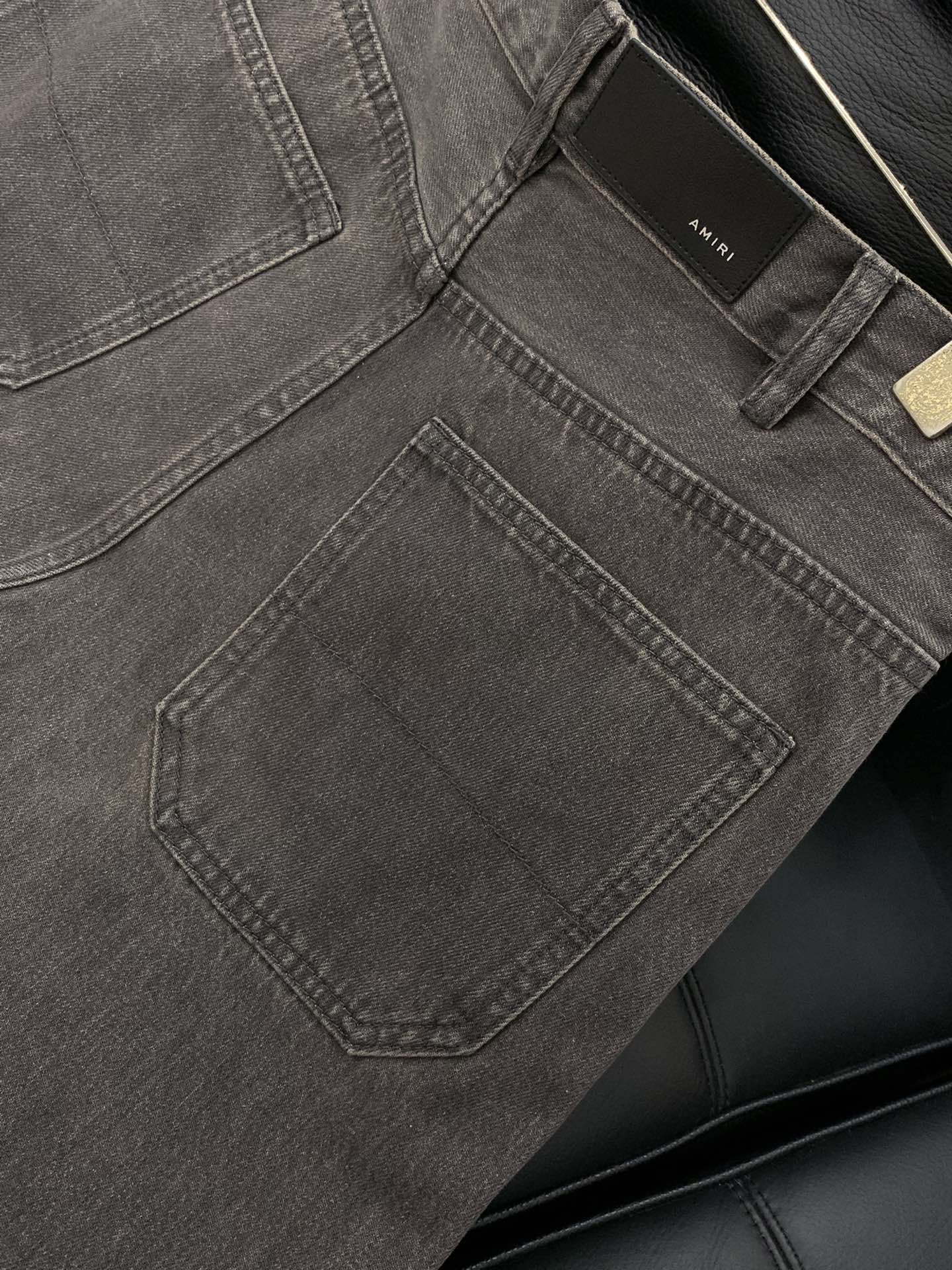 ，Amiri 埃米尔时尚潮牌，2025秋季最新品，专柜同步有售，原单狠货，水洗休闲牛仔裤，进口原版水洗弹