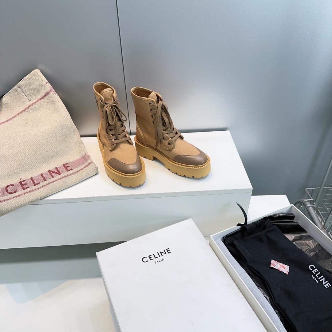 NO:627947,High quality!  Top quality Celine Celine 25ss autumn and winter classic retro platform thick-soled lace-up Martin boots short boots!  This autumn and winter is a trendy item specially customized for goddesses!  The lace-up, thick-soled and elevated design are super authentic, fashionable and fashionable shoes that are popular in the season. They have a fashionable and simple style that can be either salty or sweet. They are perfect for matching!  The upper is made of imported high-density canvas spliced ​​with calfskin, the lining is canvas, and the foot pads are sheepskin. The original open-molded non-slip rubber outsole!  Code number: 35-42 (40 41 42 custom-made, non-returnable) Comes with original packaging, boots, celine, celine, boots, cowhide, sheepskin19860909高品质！顶级品质celine赛琳25ss秋冬经典复古松糕厚底系带马丁靴短靴！这个秋冬为女神们专属定制的一款潮流单品！系带厚底增高的设计版型超正、当季流行的时髦潮鞋,可盐可甜的时尚简约风,满分的搭配神器！ 鞋面采用进口高密度帆布拼接小牛皮 内里帆布,垫脚羊皮 原版开模防滑橡胶大底！ 码数:35-42（40 41 42订做不退换） 配原版包装,靴子,celine,celine,boots,cowhide,sheepskin,Women's Shoes