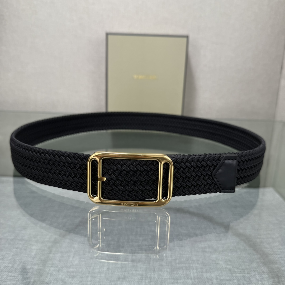 汤姆福特最新网红爆款双面头层牛皮专柜同步3.5宽新款上市了，原版牛皮，搭配铜扣，优雅，大方用的方便。谢谢